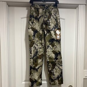 Kings   Camouflage Youth Rain Pant Size L .